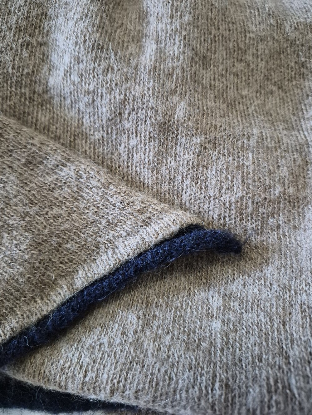 Lana Bolivia Baby Alpaca Beige Scarf OS Ultra Soft - Picture 6 of 6